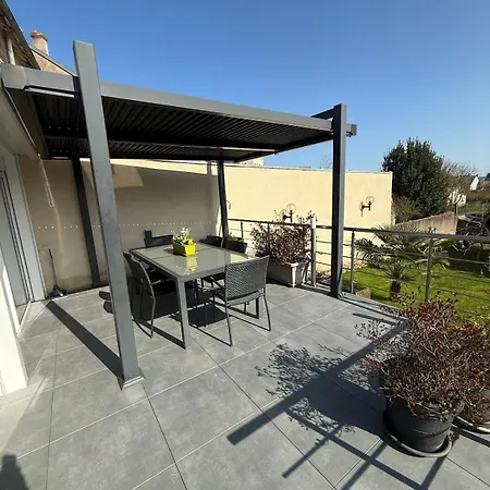 Logement Agreable De Plain-Pied Avec Terrasse *